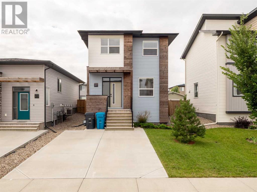 809 Greywolf Run N, Lethbridge, Alberta