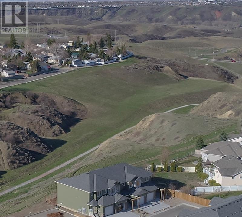 1, 1584 Stafford Drive N, Lethbridge, Alberta  T1H 2C5 - Photo 2 - A2243791