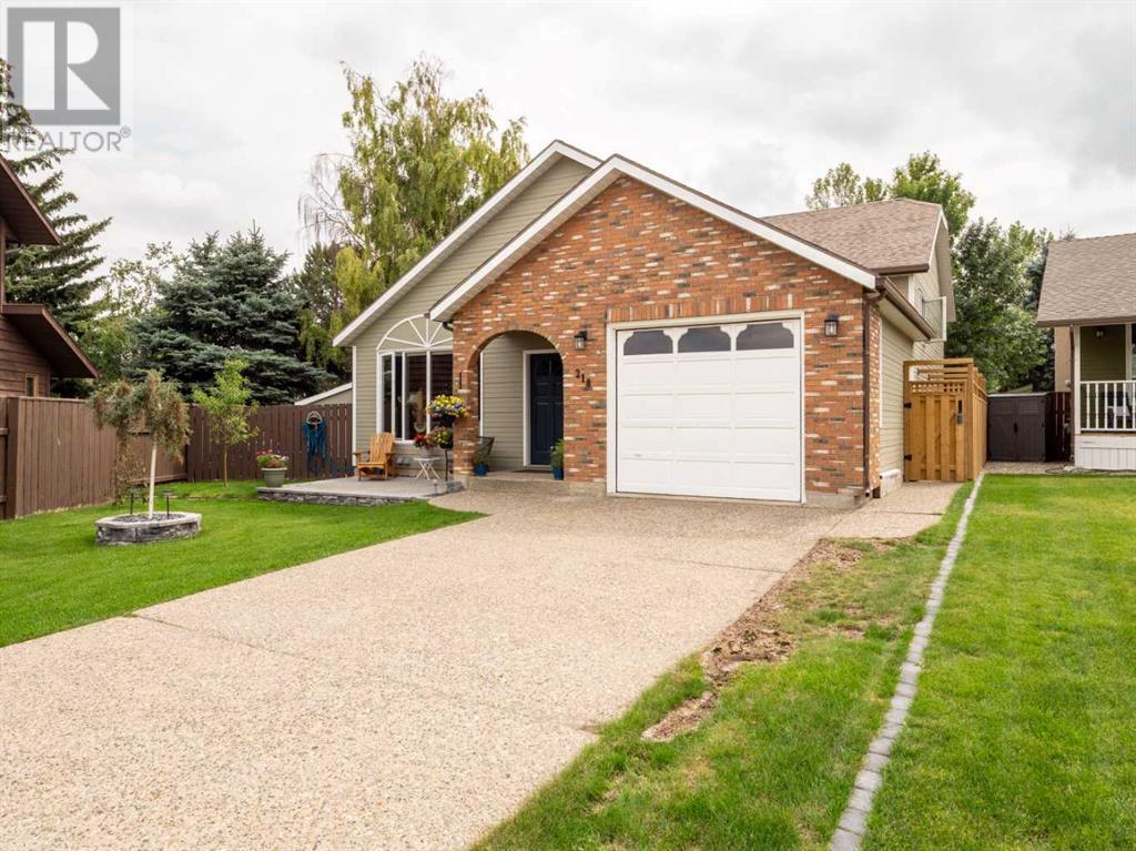 218 Sherwood Place W, Lethbridge, Alberta  T1K 6E7 - Photo 2 - A2244169