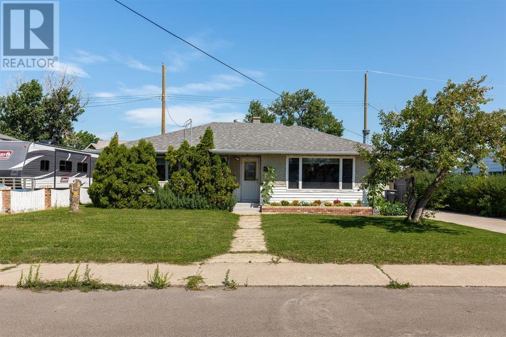 235 17 Street, Fort Macleod, Alberta