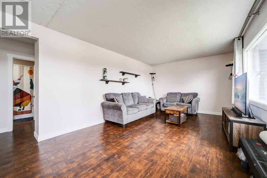 764 Hyde Street, Pincher Creek, Alberta  T0K 1W0 - Photo 7 - A2243063