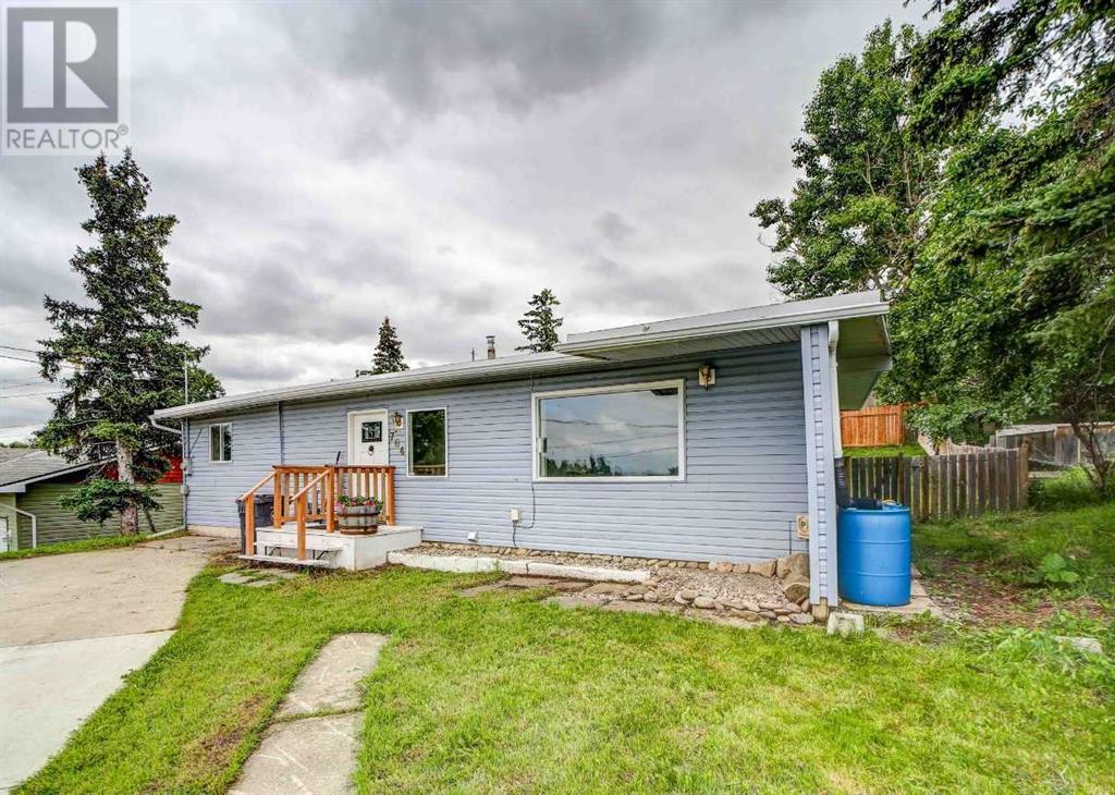 764 Hyde Street, Pincher Creek, Alberta  T0K 1W0 - Photo 2 - A2243063