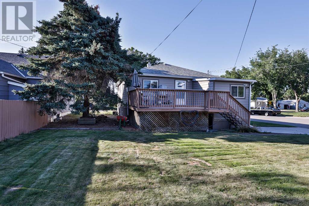 5226 43 Avenue, Taber, Alberta  T1G 1B6 - Photo 5 - A2235373