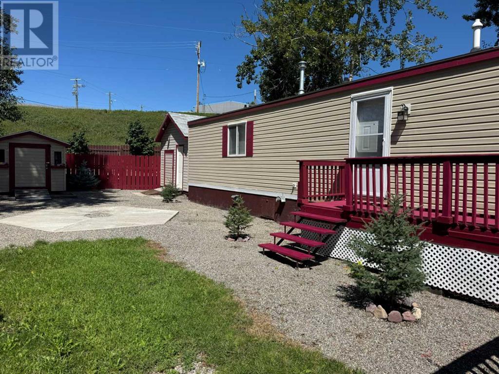 6, 1229 Waterton Avenue, Pincher Creek, Alberta  T0K 1W0 - Photo 4 - A2244493
