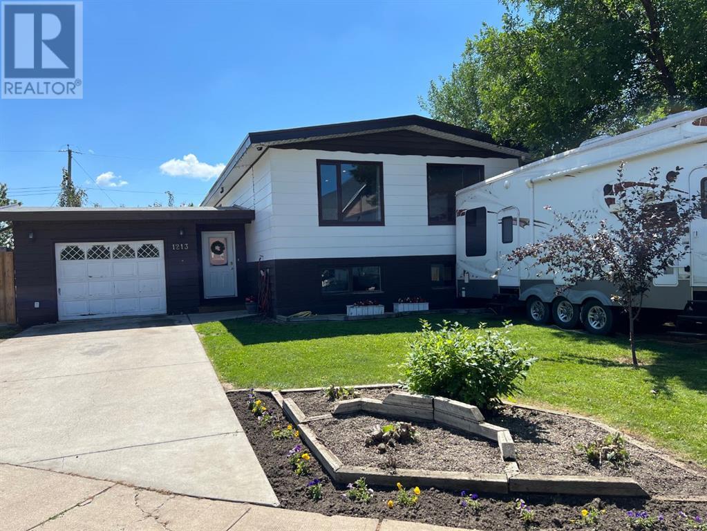 1213 23 Avenue, Coaldale, Alberta