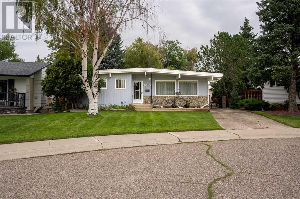 2013 23 Avenue S, Lethbridge, Alberta