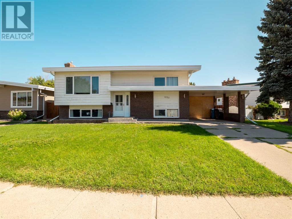1223 St. Catherine Road N, Lethbridge, Alberta